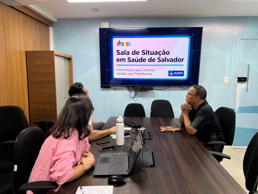 Sala de Situação em Saúde de Salvador amplia cooperação científica com visita de pesquisador internacional