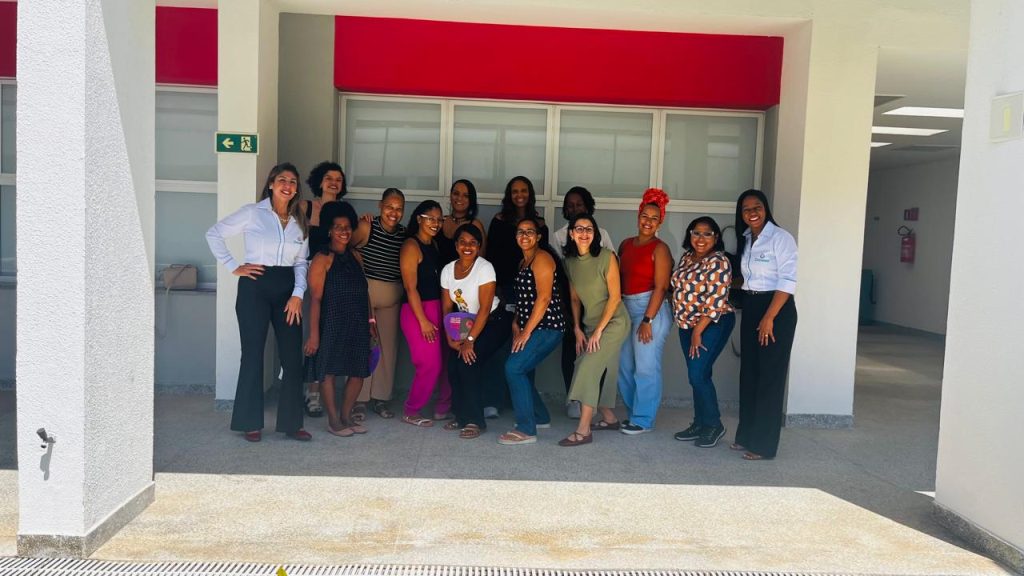 Mães atípicas de crianças atendidas pelo CER Barra visitam Casa da Mulher Brasileira