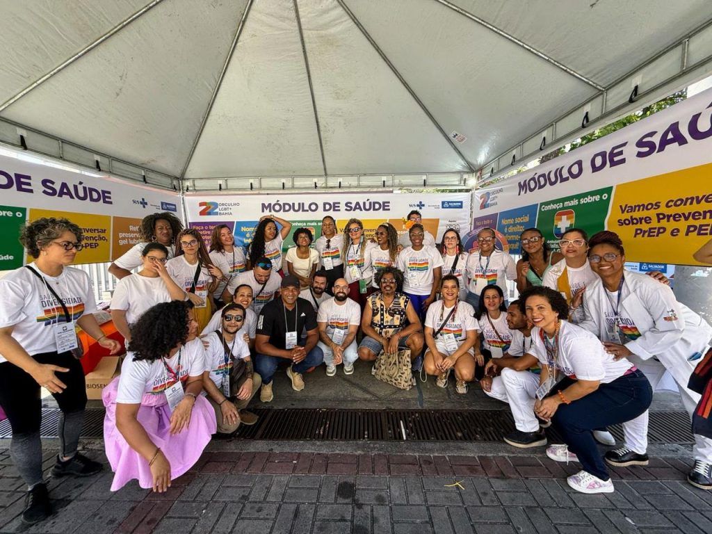 SMS leva ações de prevenção e cuidado à 23ª Parada do Orgulho LGBT+ da Bahia
